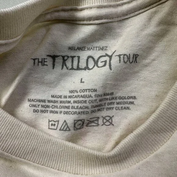 Melanie Martinez Trilogy Tour Popstar T-shirt Official Tour Merch - Picture 3 of 3